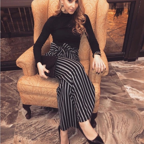 B&W STRIPE WIDE LEG PULL-ON PANT WITH TIE BELT - Picture 4 of 5